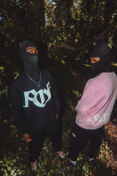 FOF MENTALITY lookbook — deux modèles cagoules en forêt